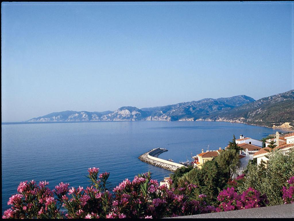 Hotel L'Oasi Кала Гононе Екстериор снимка