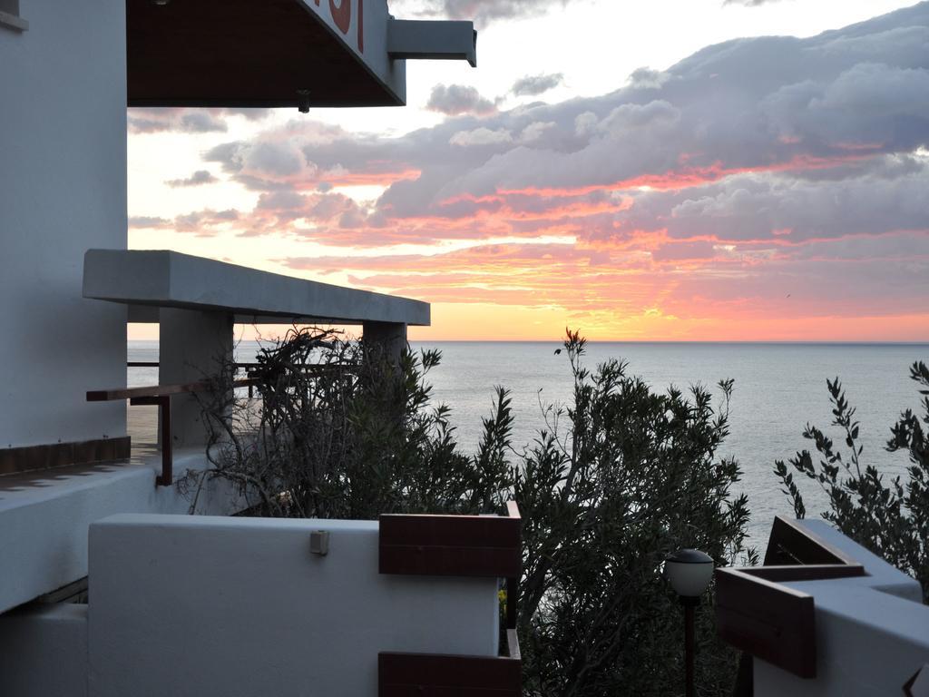 Hotel L'Oasi Кала Гононе Екстериор снимка